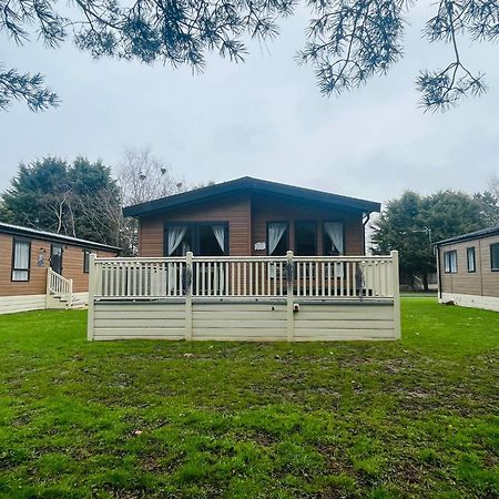 Lucky Lodge With Hot Tub York Exterior foto